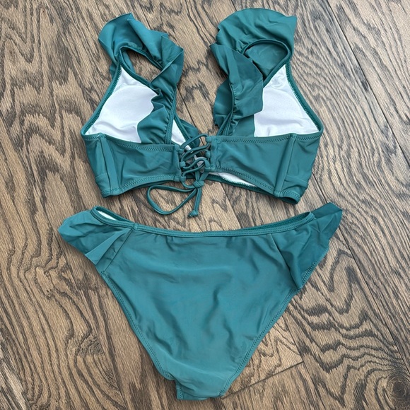 Cupshe Emerald Ruffle Bikini Set - Picture 2 of 3